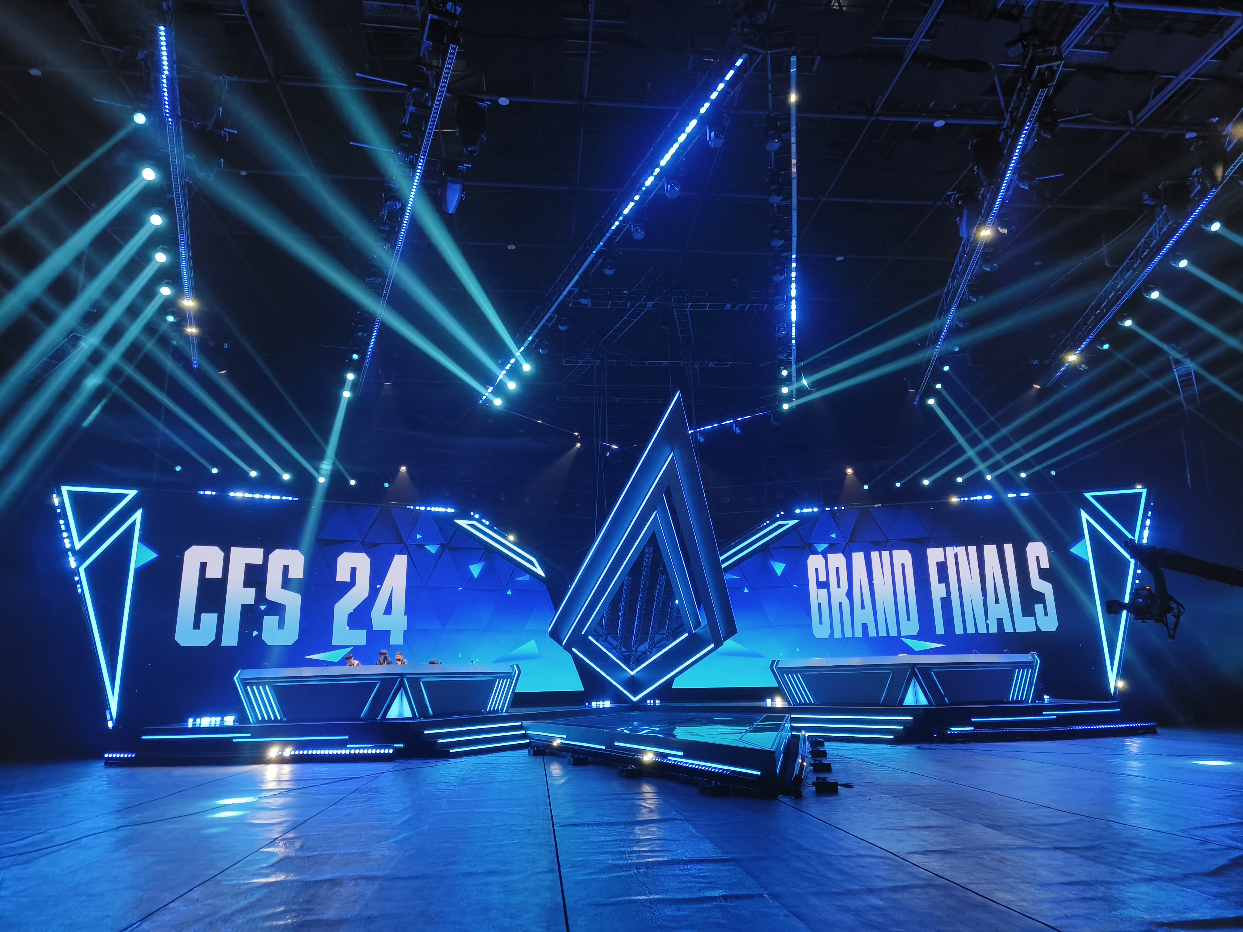 爱游戏娱乐-全球瞩目！S赛赛事即将收官的简单介绍