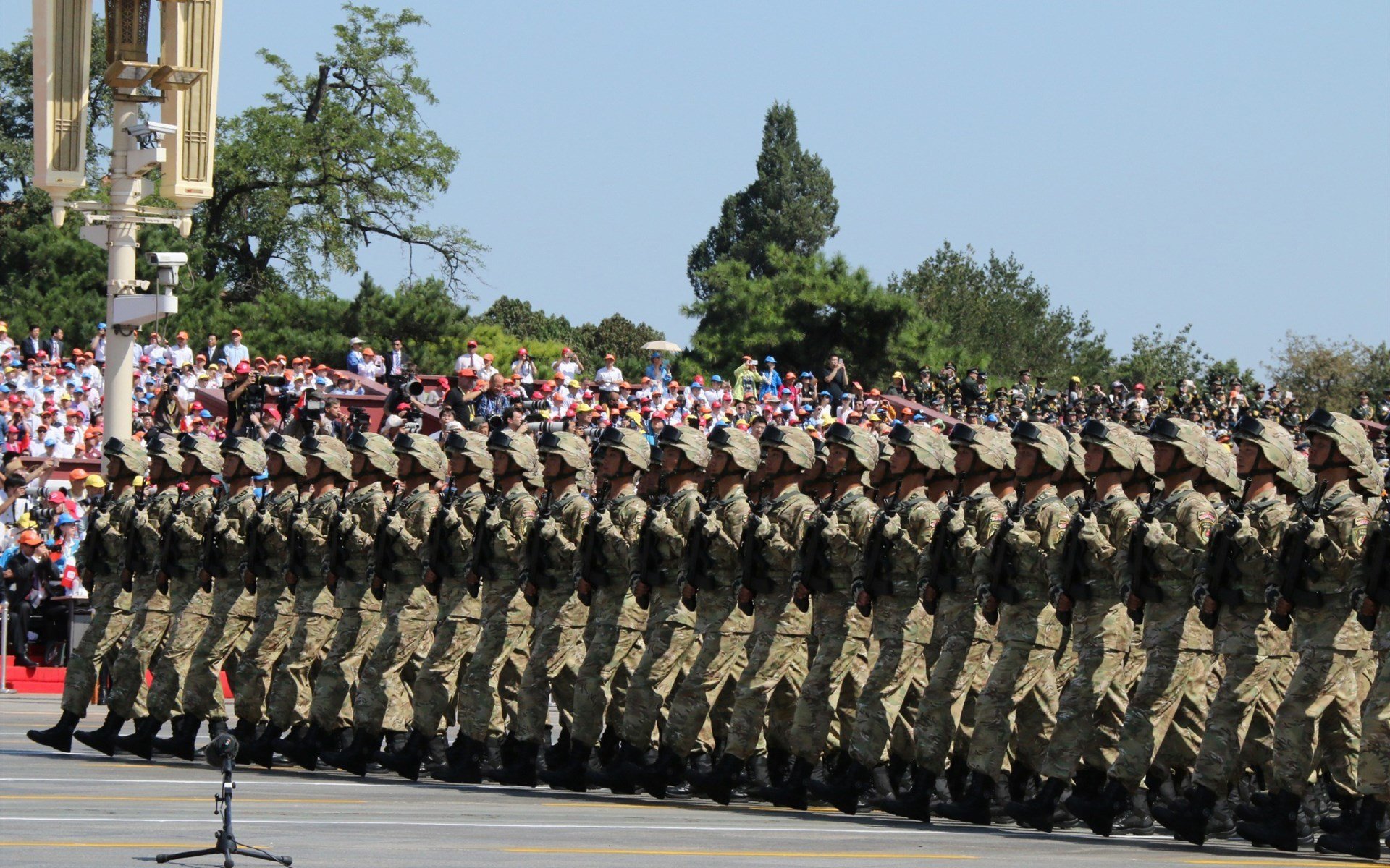 轮胎在燃烧,肾上腺素在飙升,杜兰特用一场F1冠军式的爆发,重写命运脚本