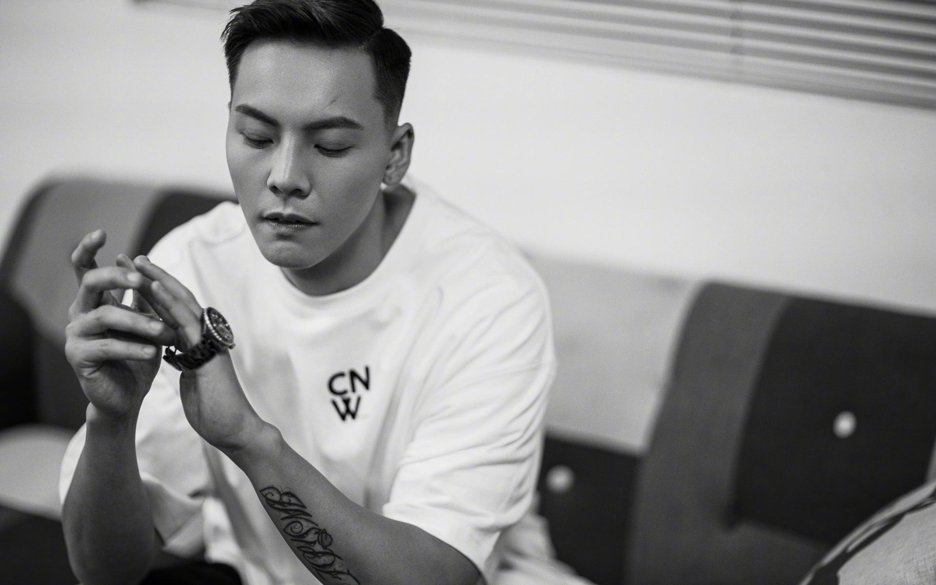 头槌定乾坤！卢卡库逆境破局，荷兰力擒苏格兰