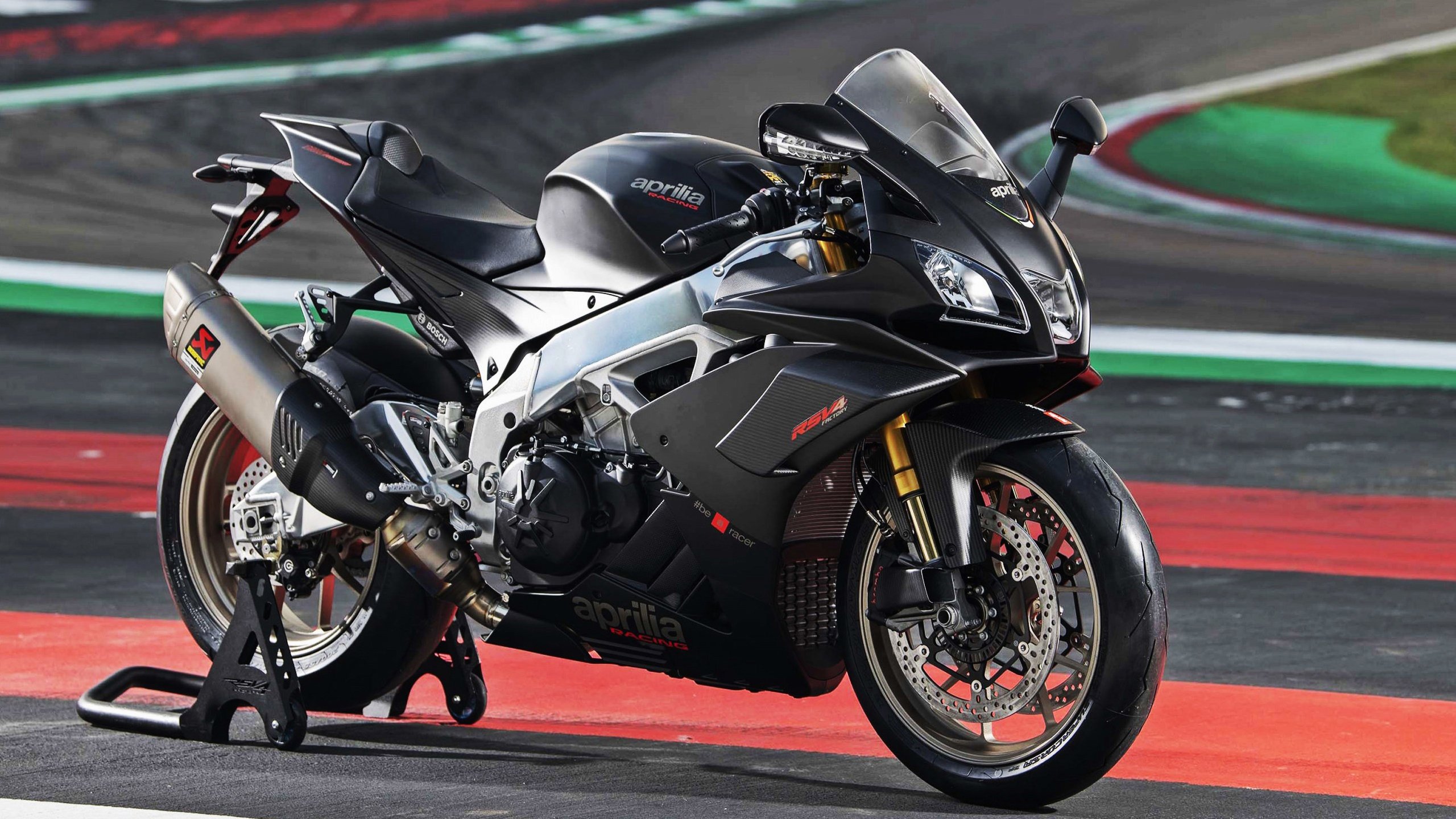 斯通斯化身进攻利器，拜仁险胜摩洛哥